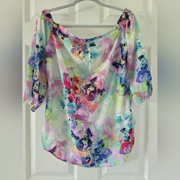 Floral satin blouse in size S - Picture 2 of 4